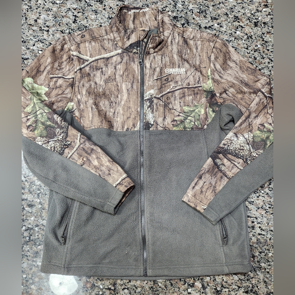 🔥HOT DEAL🔥 Magellan Outdoors HuntGear Boone Fleece Camo Jacket feat. Mossy Oak - Picture 1 of 5